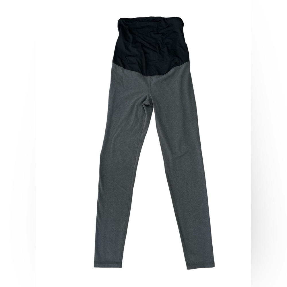 🌺Isabel Maternity by Ingrid & Isabel Black and Gray Leggings